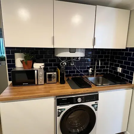 - Apartmán