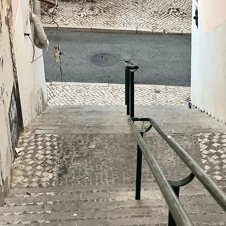 - * Lissabon